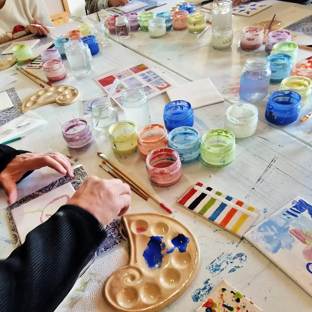 Workshop de pintura em azulejos por encomenda - Image 3